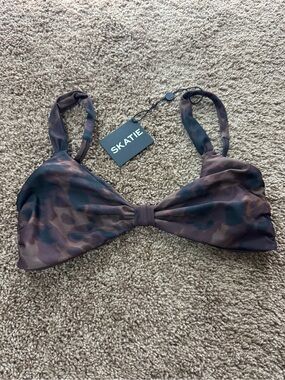 NWT Skatie Yellowstone Lottie Top